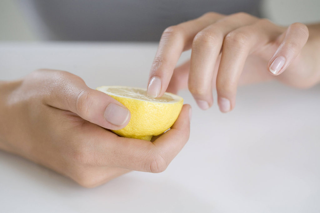 Как укрепить ногти в домашних условиях лимоном